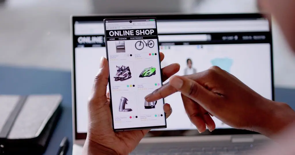 Akıllı Alışveriş Devrimi: Türkiye'nin En Büyük E-Ticaret Siteleri Yapay Zekâyı Nasıl Kullanıyor