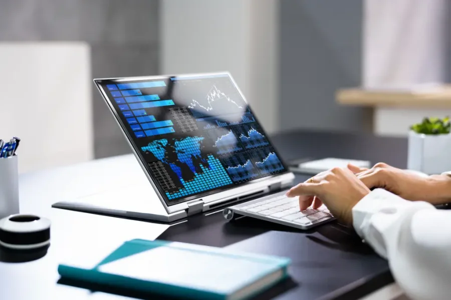 CRM'de Yapay Zekâ Kullanmak Faydalı mı Yoksa Zararlı mı