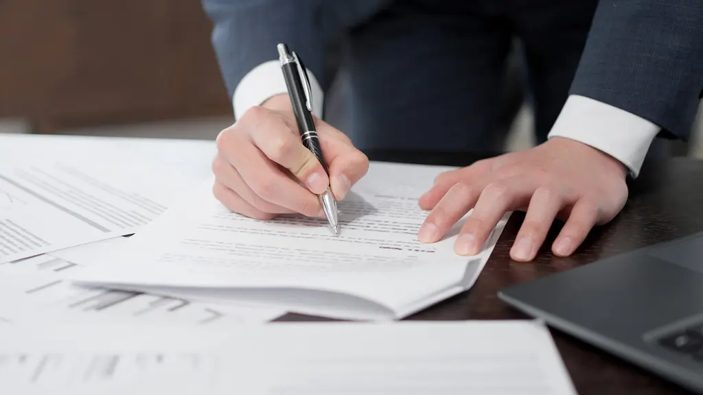 Kendi Kendini Kapatan Bordro Otomasyonu: Zaman Çizelgelerinden Net Ücrete